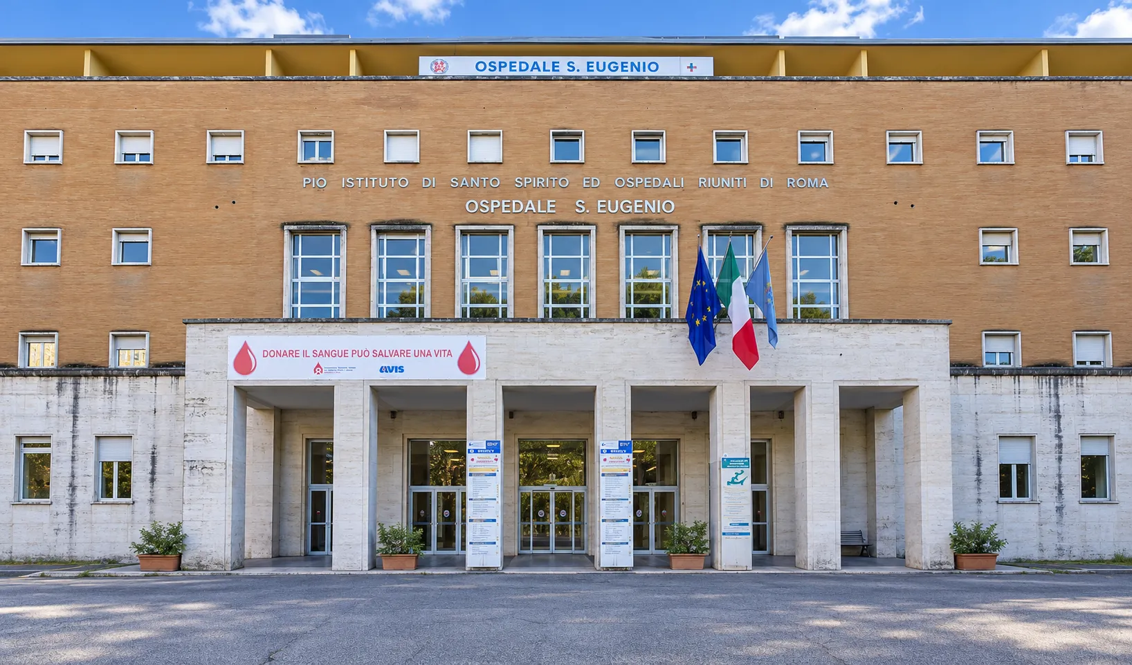 Ingresso principale dell’Ospedale Sant’Eugenio a Roma